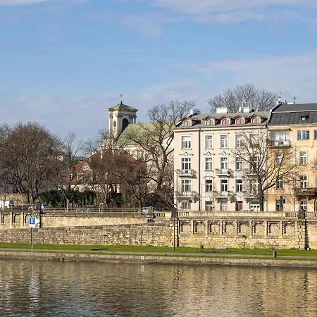 Atmospheric Close To The Vistula Boulevards By Renters